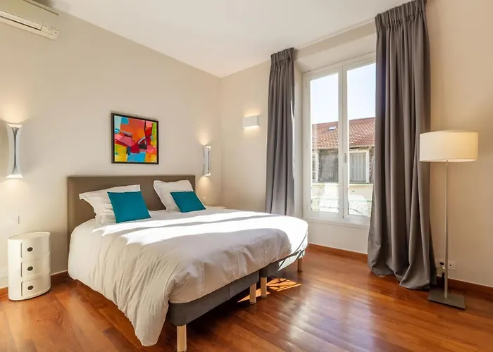 Market Square 2 Bedrooms 2 Baths Ac Private Garage